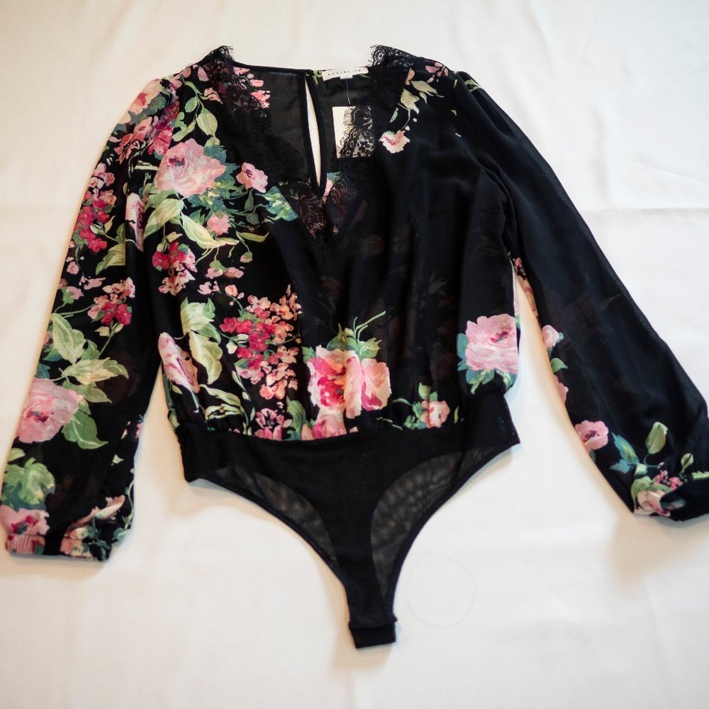 NWT Women's Socialite Sheer Black Pink Floral S